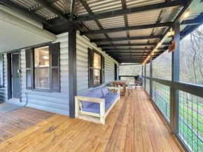 Remodelled cabin! great location!